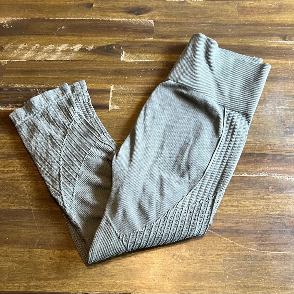 SAVVI Leggings Active Large Cropped Green Sage Textured L Spandex Compression - Picture 5 of 10